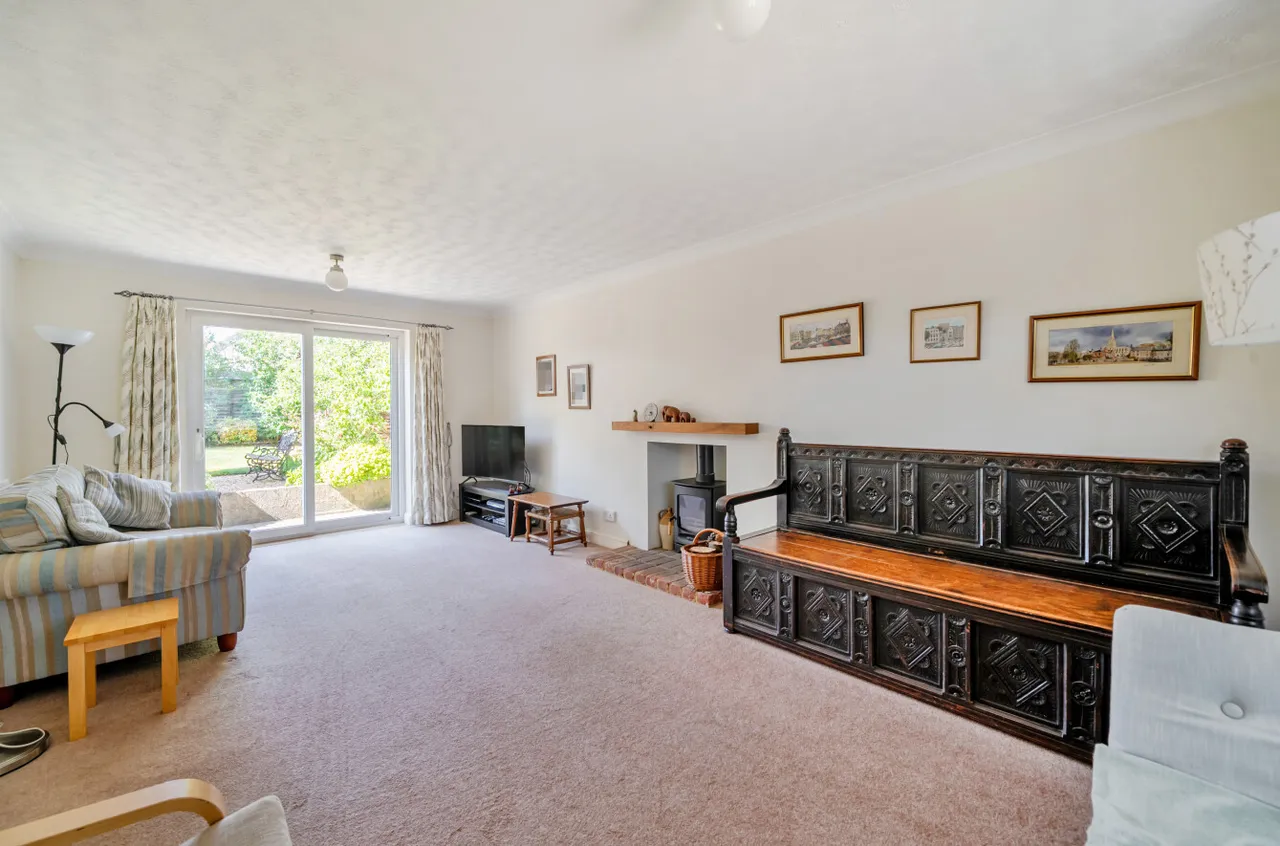 Springfields Close, Colden Common, SO21, photo 2
