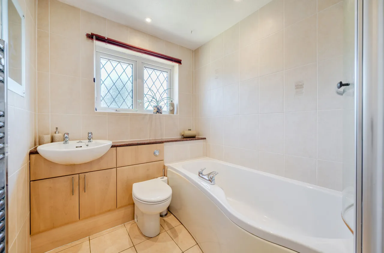 Springfields Close, Colden Common, SO21, photo 6
