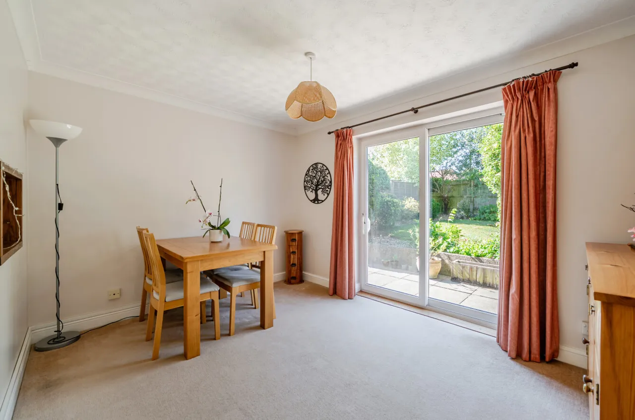 Springfields Close, Colden Common, SO21, photo 4