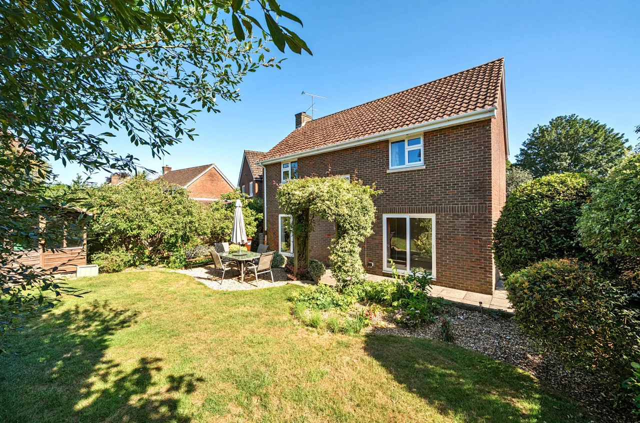 Springfields Close, Colden Common, SO21, photo 13