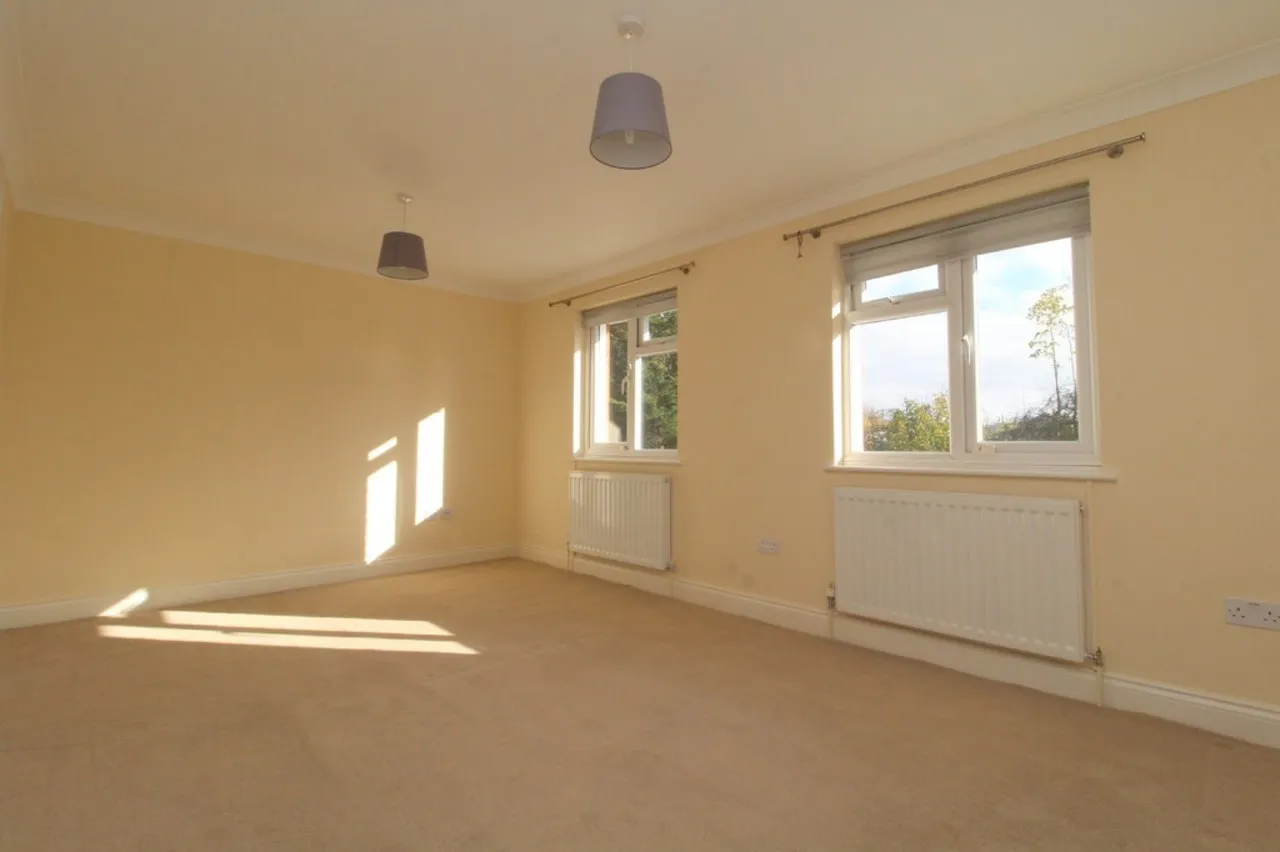 Station Crescent, Ashford, photo 8