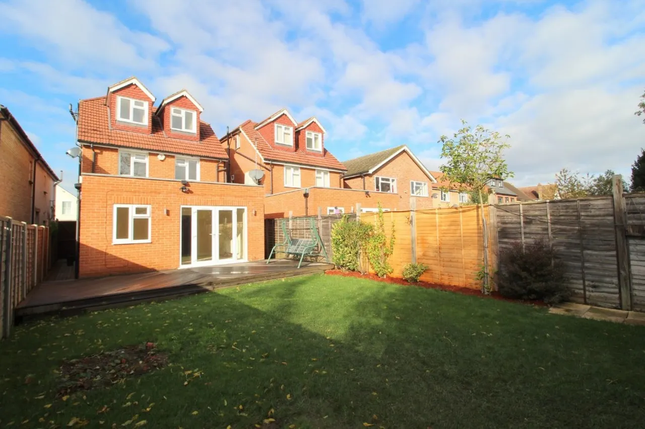 Station Crescent, Ashford, photo 10