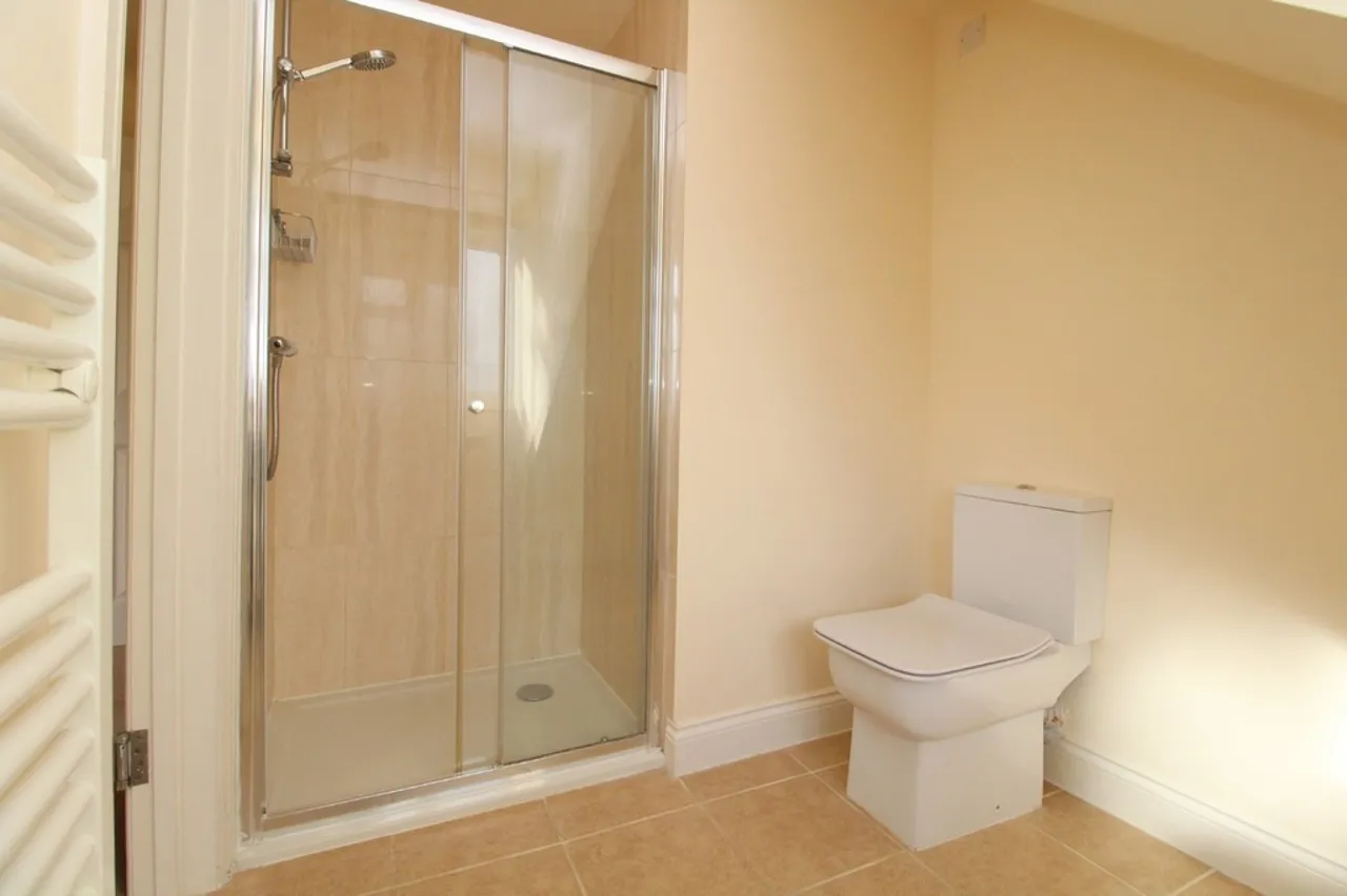 Station Crescent, Ashford, photo 16