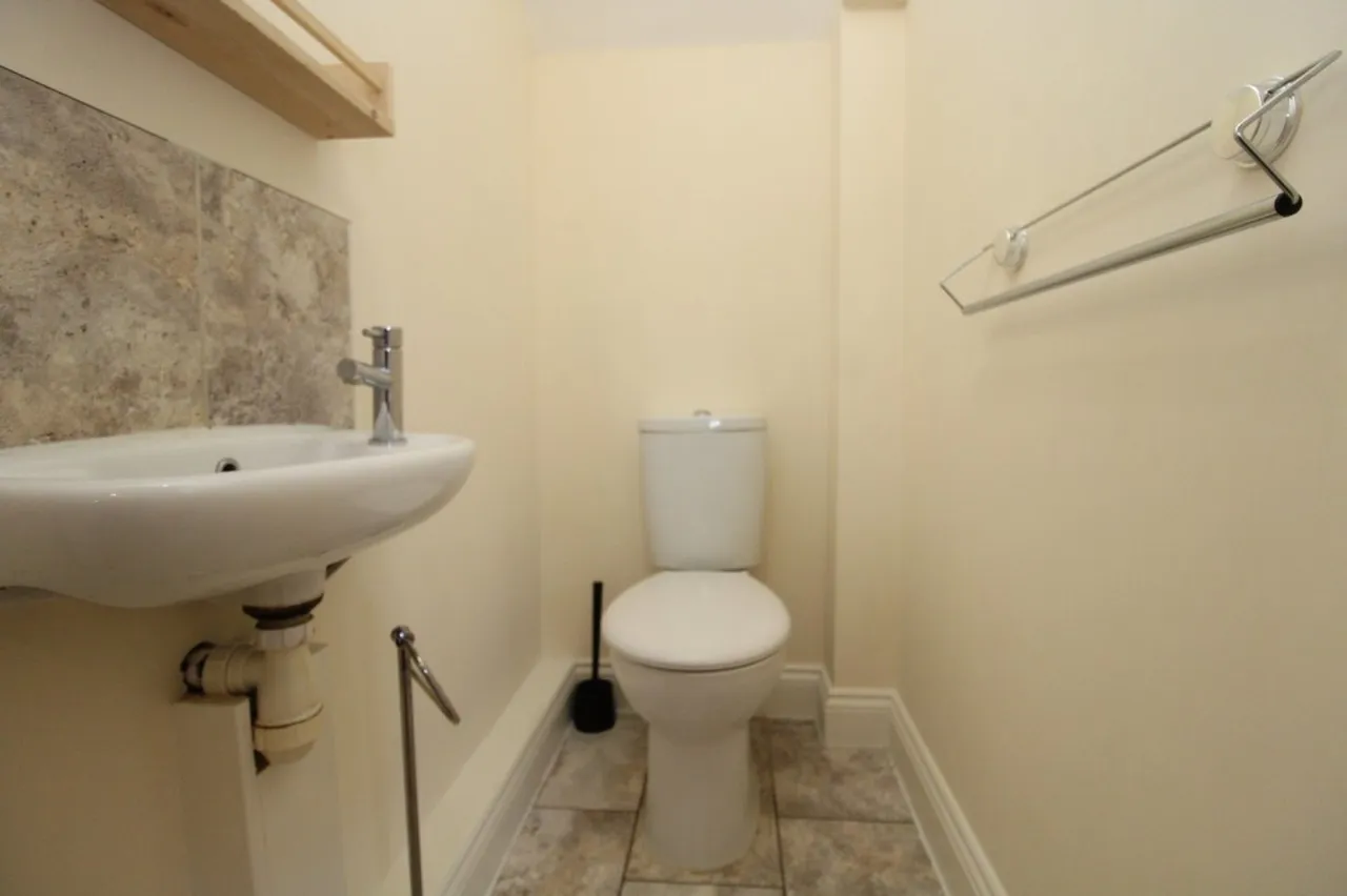 Station Crescent, Ashford, photo 19