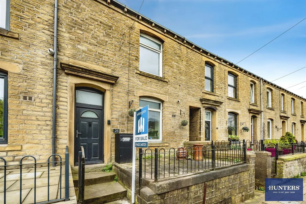 2 bed house for sale — Copley Hall Terrace Halifax, HX3 0TS