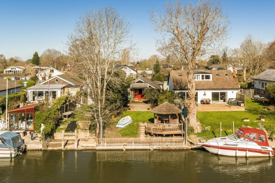 2 bed property for sale, Hamhaugh Island, Shepperton, TW17