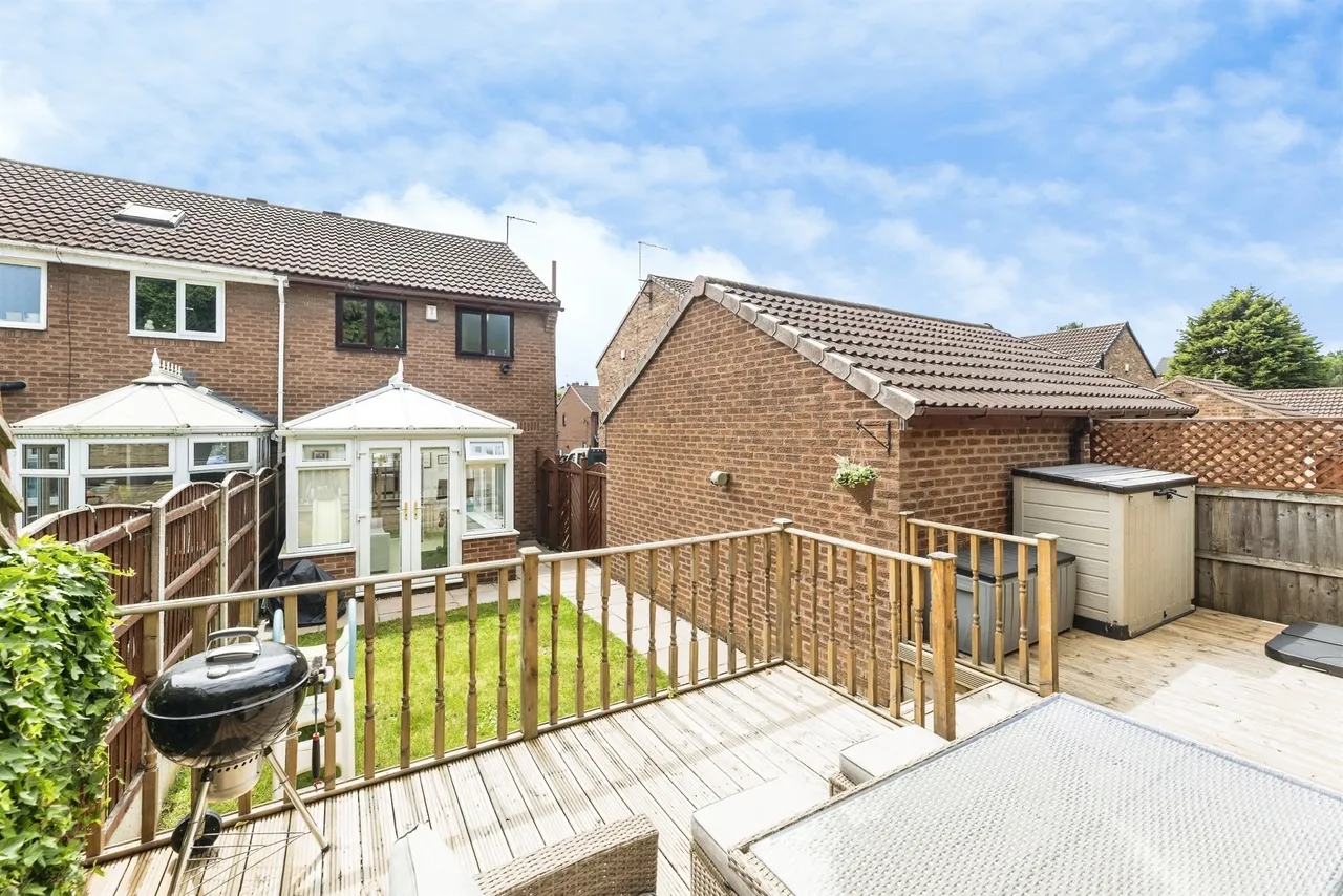 The Poplars, Knottingley, photo 12