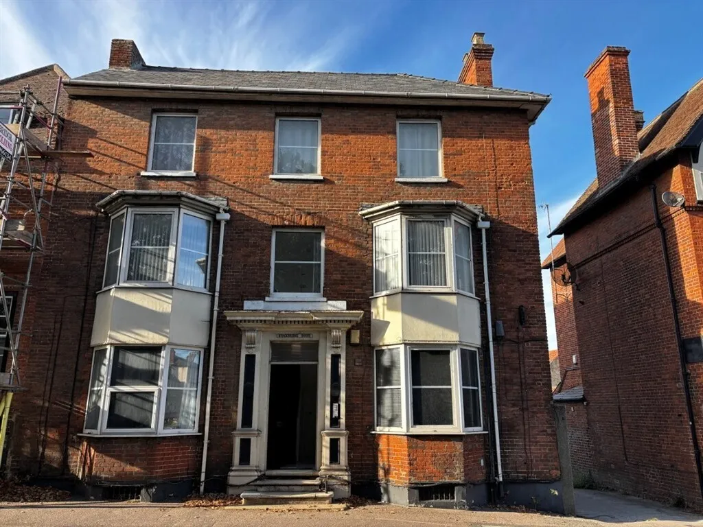 2 bed flat for sale, High Street, Newmarket, CB8