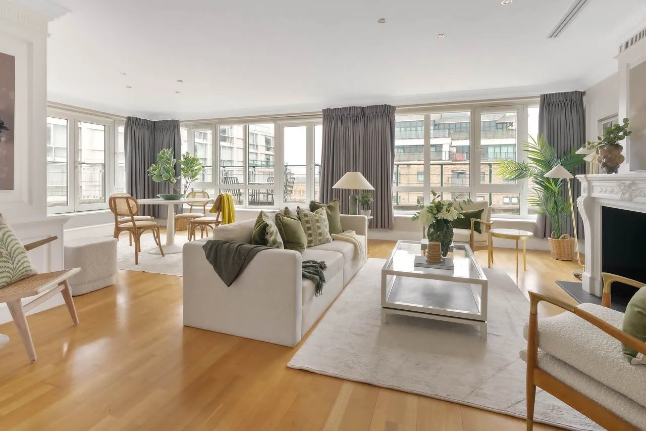 3 bed flat for sale — Warren House, Beckford Close, London, W14 8TR