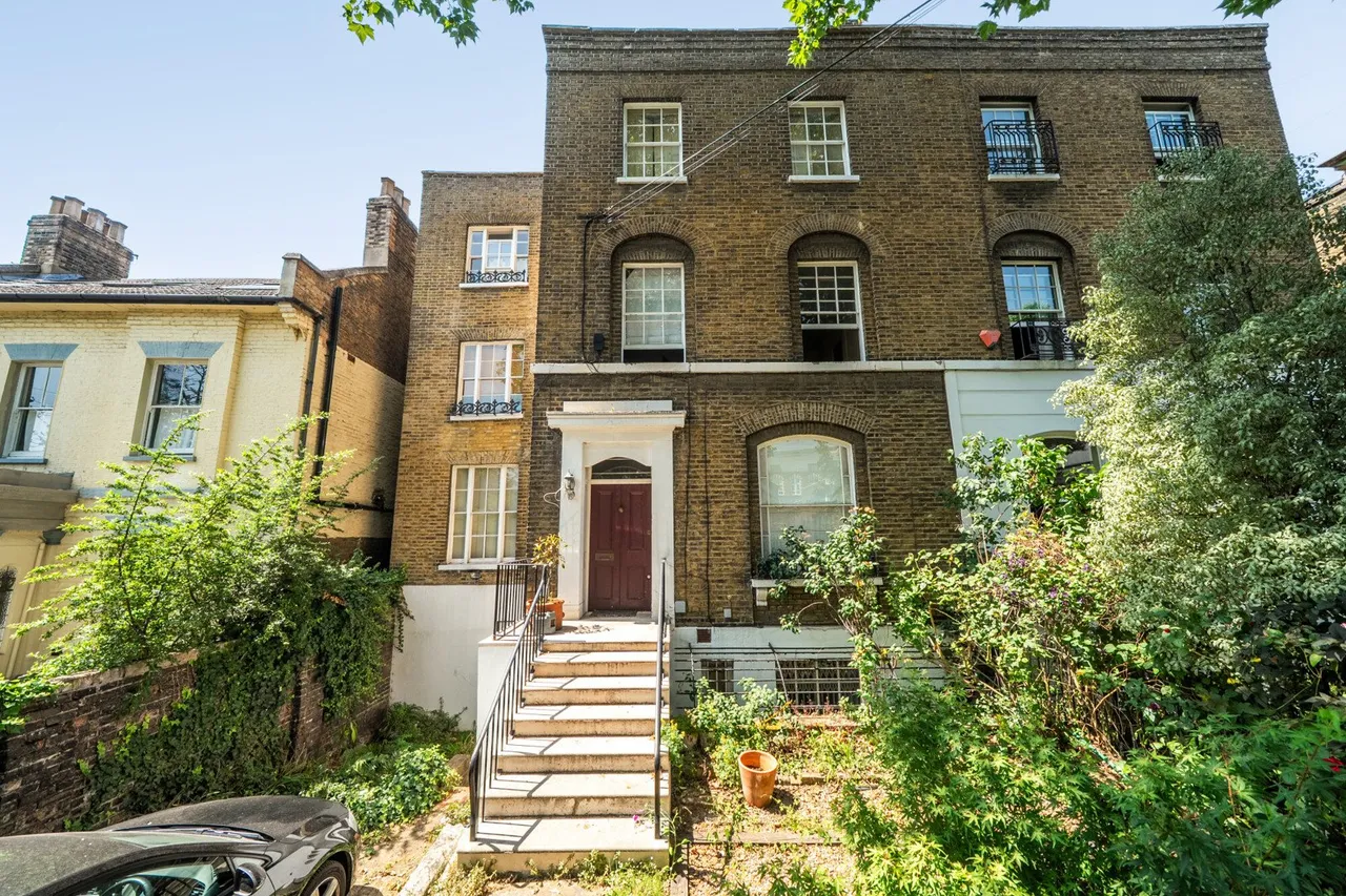 1 bed flat for sale — Asylum Road, SE15