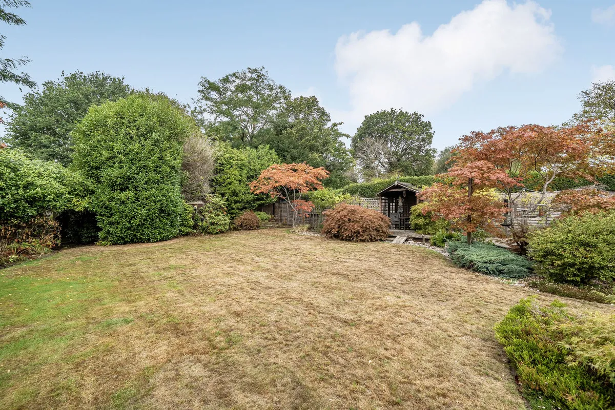 Brook Farm Road, Cobham, KT11, photo 13