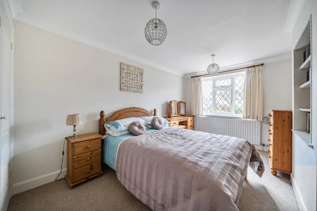 Brook Farm Road, Cobham, KT11, photo 8