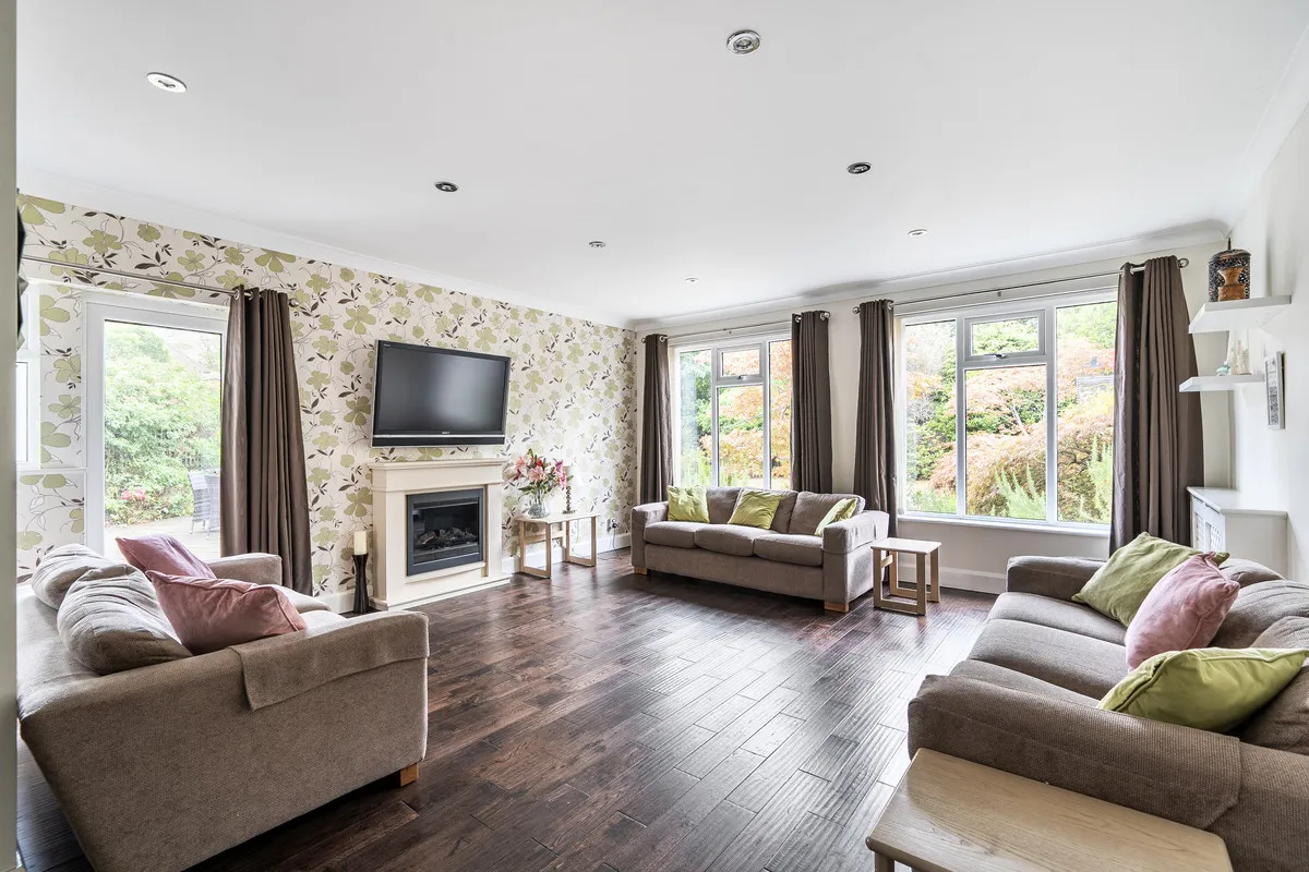 Brook Farm Road, Cobham, KT11, photo 3