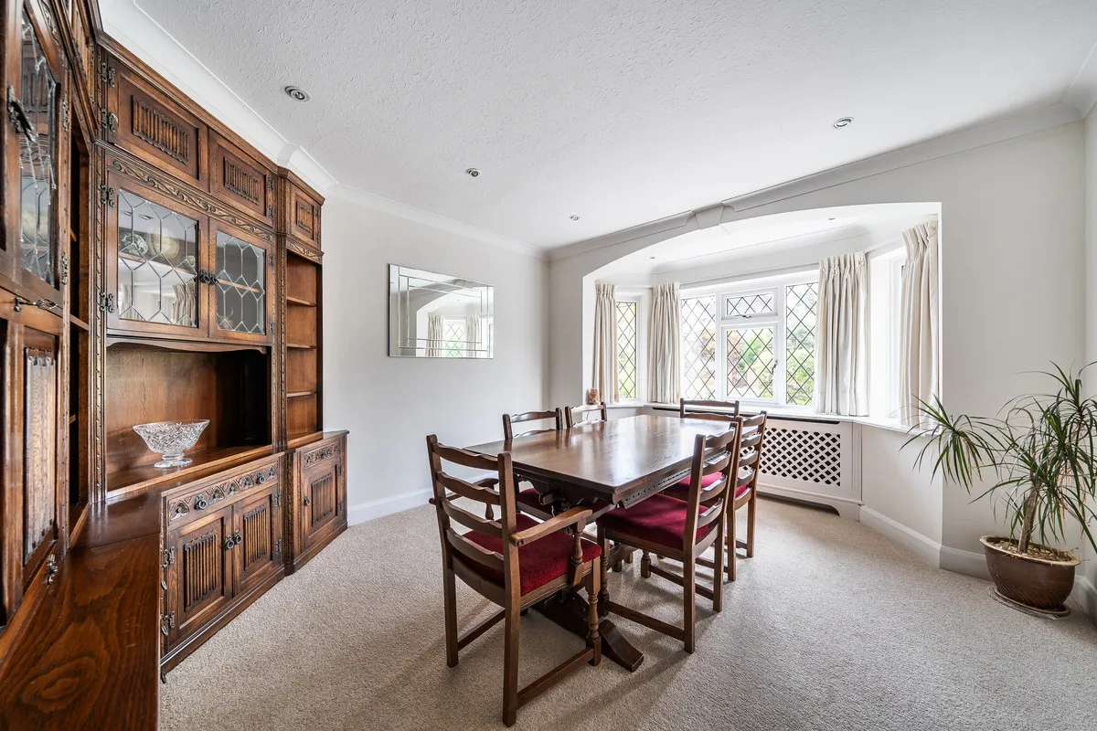 Brook Farm Road, Cobham, KT11, photo 6
