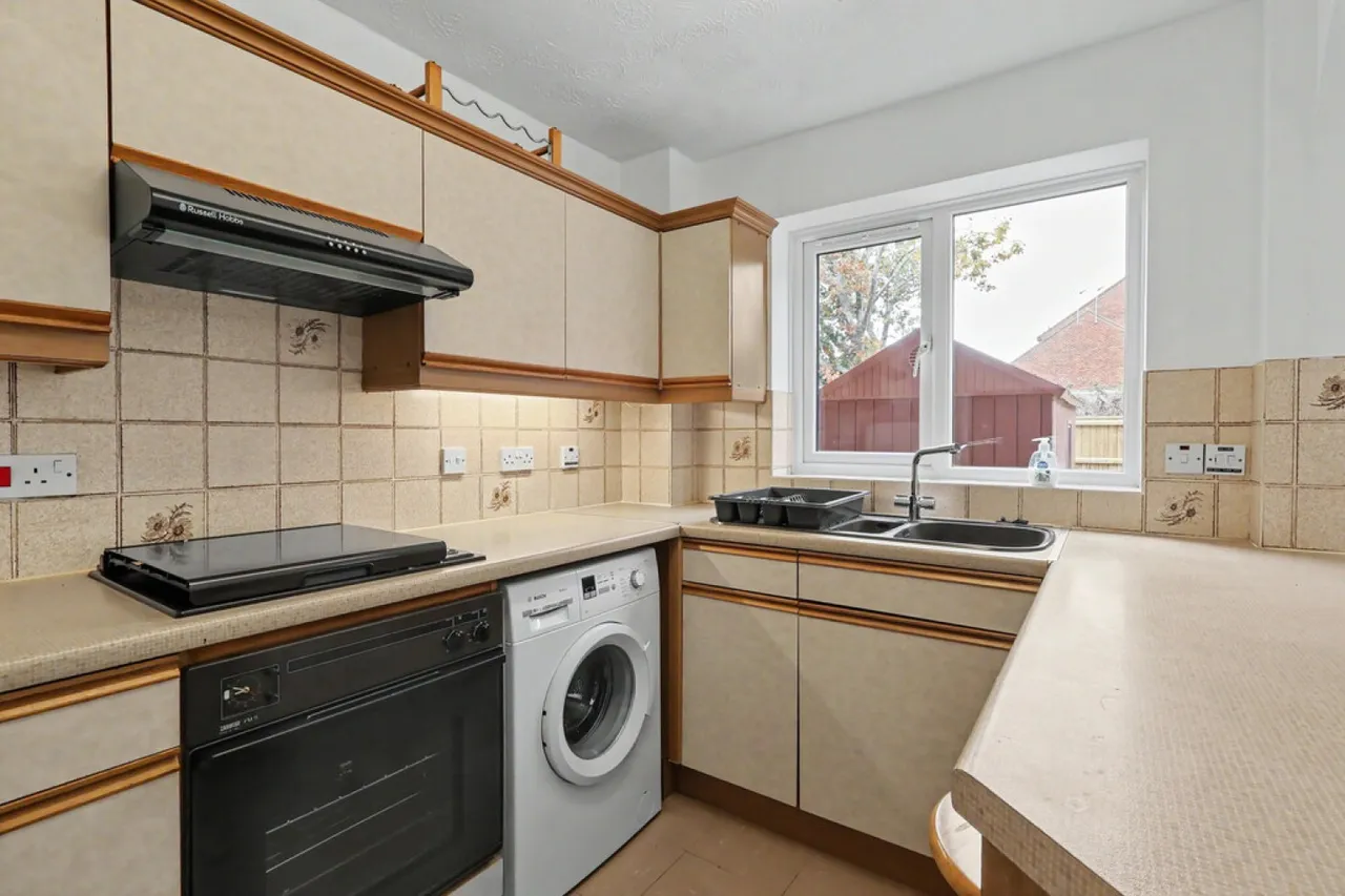 Lander Close, Poole, BH15, photo 5