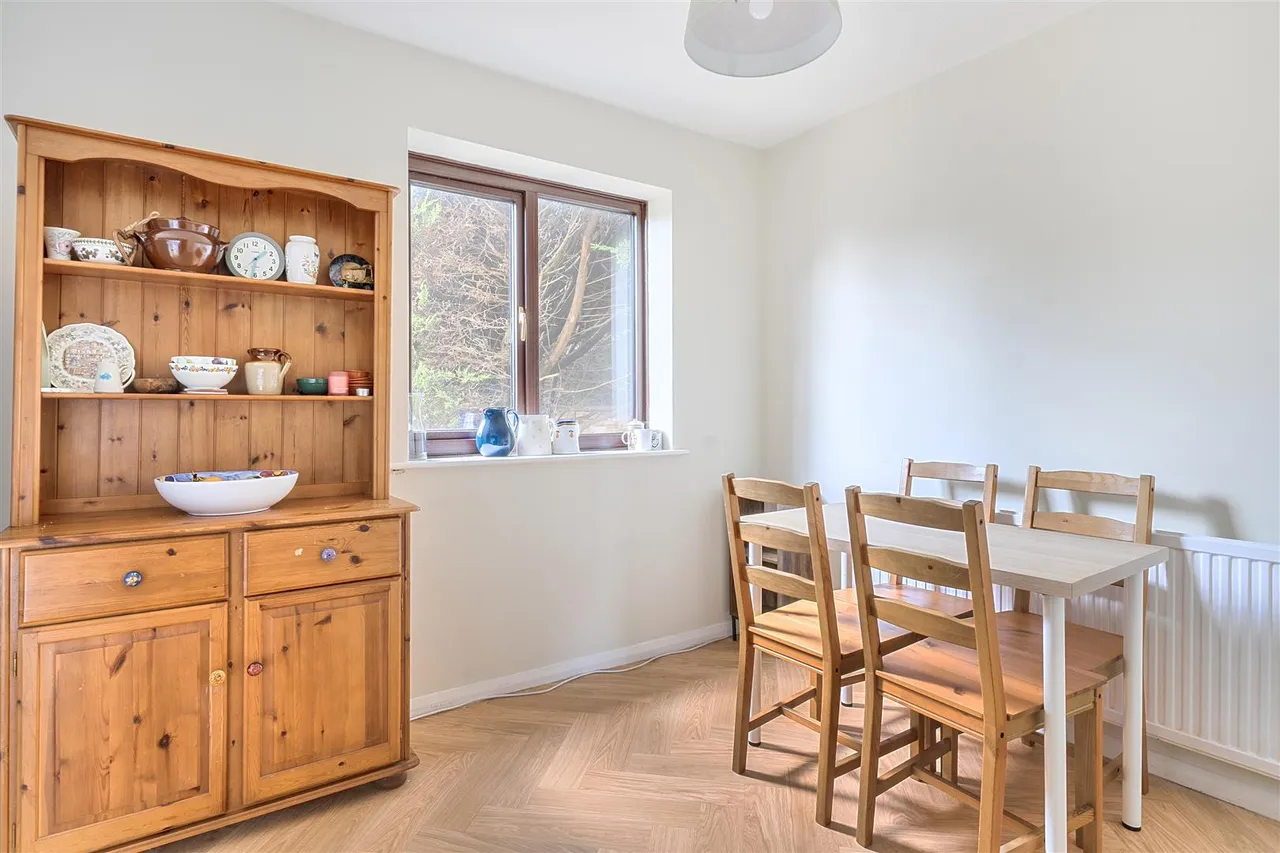 Partridge Close, Corsham, SN13, photo 10