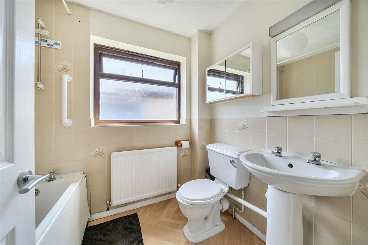 Partridge Close, Corsham, SN13, photo 16