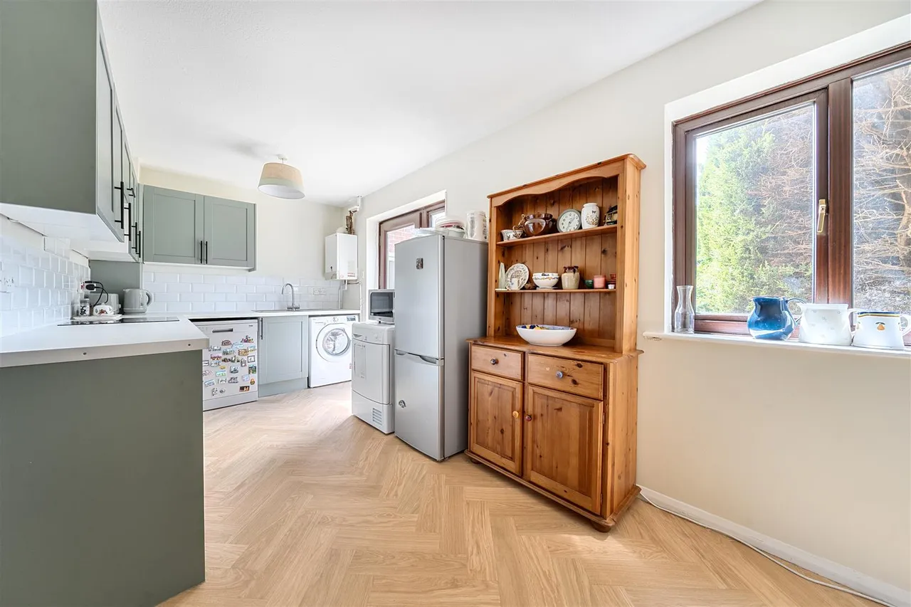 Partridge Close, Corsham, SN13, photo 9