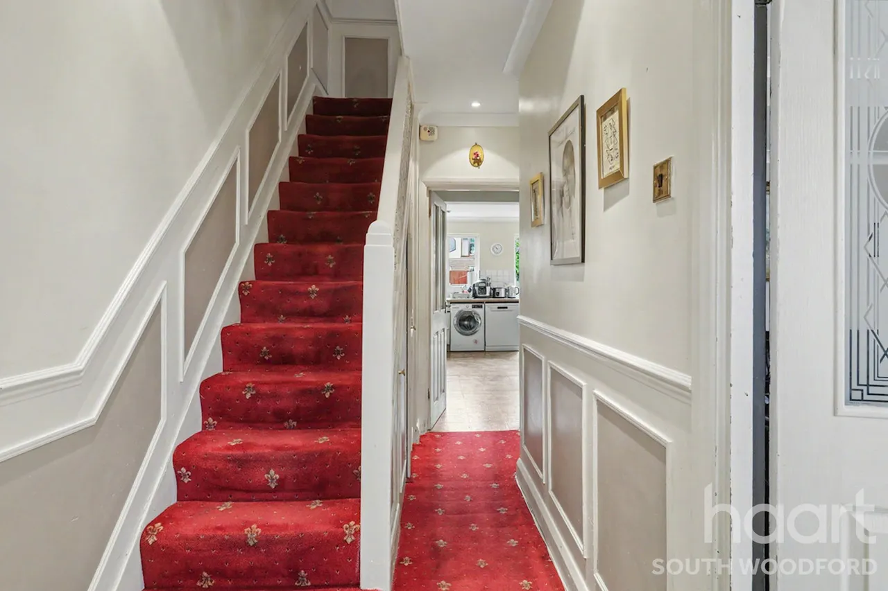 Meadway, Woodford Green, IG8, photo 7