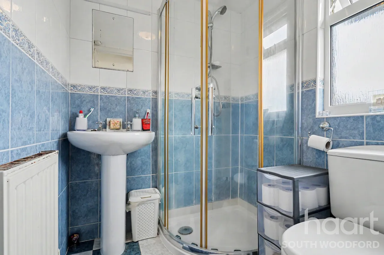 Meadway, Woodford Green, IG8, photo 16
