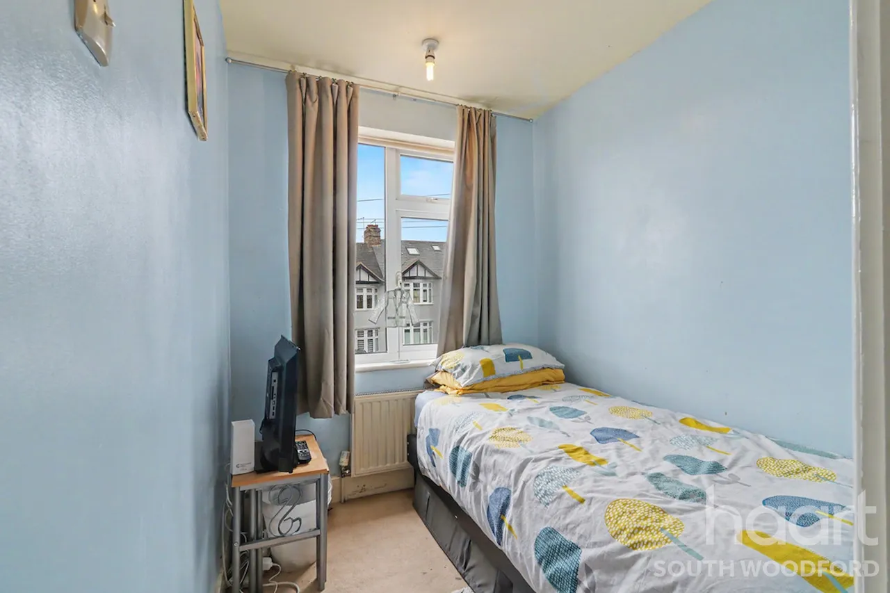 Meadway, Woodford Green, IG8, photo 13