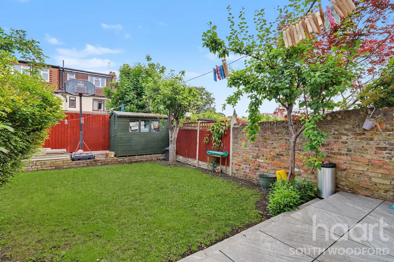 Meadway, Woodford Green, IG8, photo 17