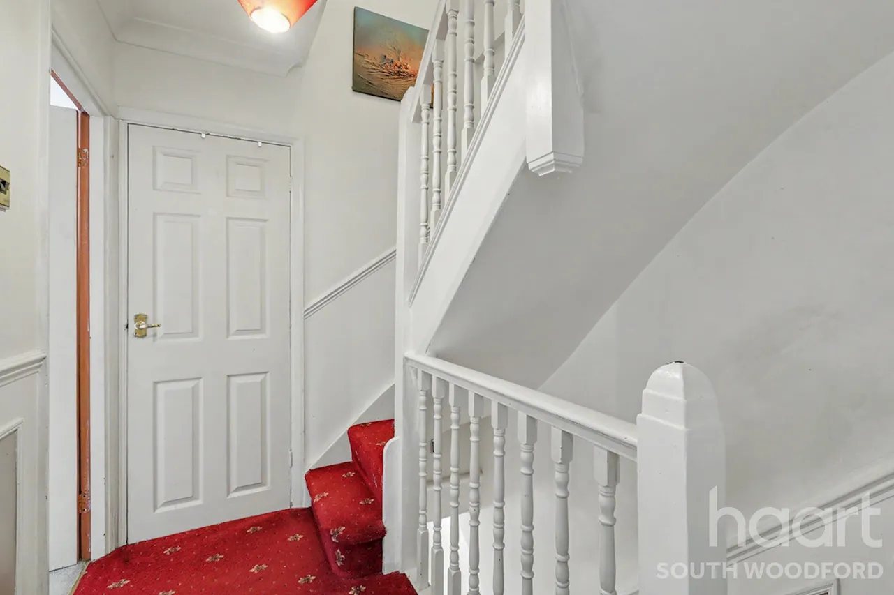 Meadway, Woodford Green, IG8, photo 10