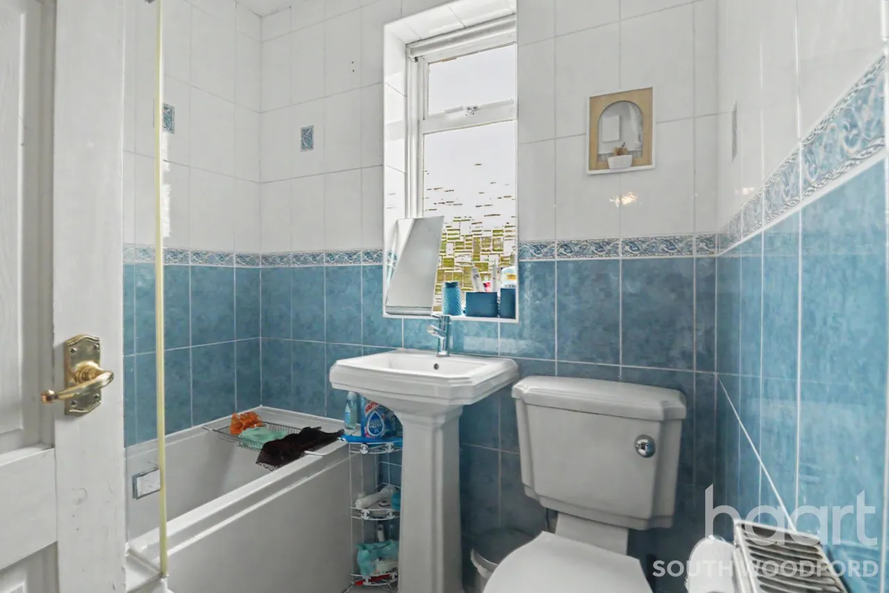 Meadway, Woodford Green, IG8, photo 14