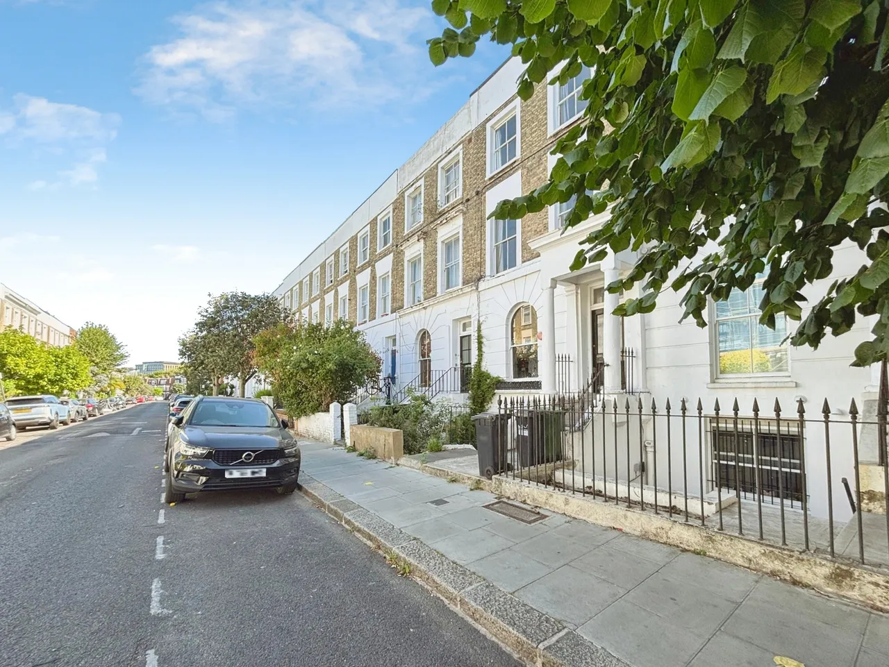 3 bed flat to rent, Stanlake Road, London, W12
