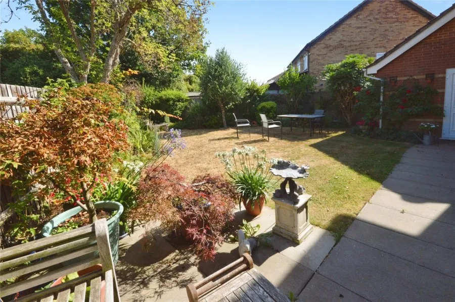 House Under Offer with 4 bedrooms in Leigh Drive, Elsenham, CM22, photo 19