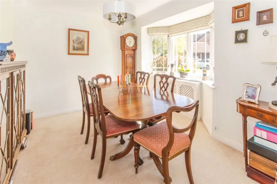House Under Offer with 4 bedrooms in Leigh Drive, Elsenham, CM22, photo 4