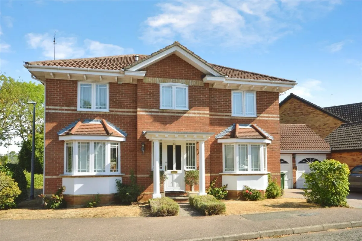 4 bed house for sale, House Under Offer with 4 bedrooms in Leigh Drive, Elsenham, CM22