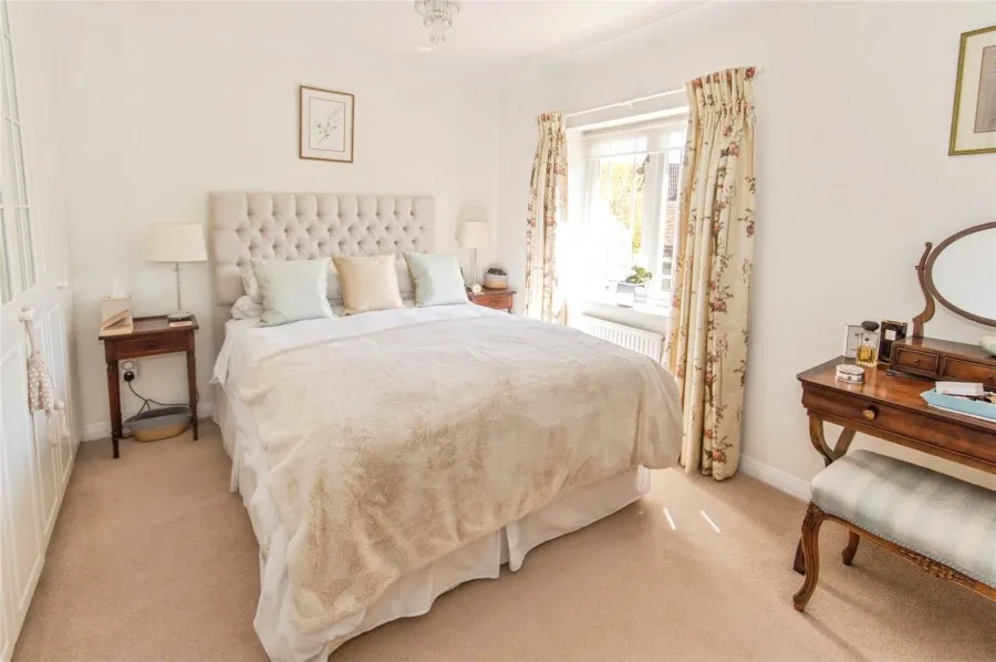 House Under Offer with 4 bedrooms in Leigh Drive, Elsenham, CM22, photo 6