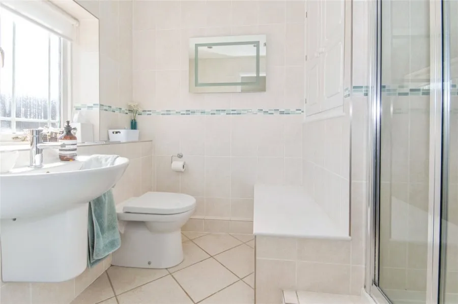 House Under Offer with 4 bedrooms in Leigh Drive, Elsenham, CM22, photo 7