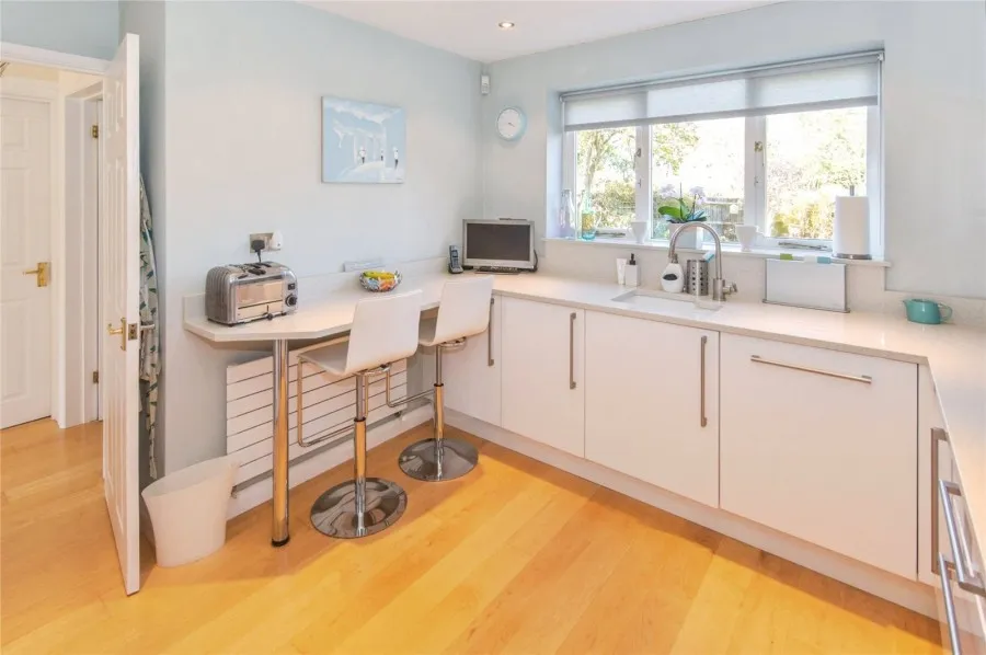 House Under Offer with 4 bedrooms in Leigh Drive, Elsenham, CM22, photo 16