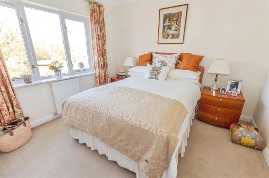 House Under Offer with 4 bedrooms in Leigh Drive, Elsenham, CM22, photo 9