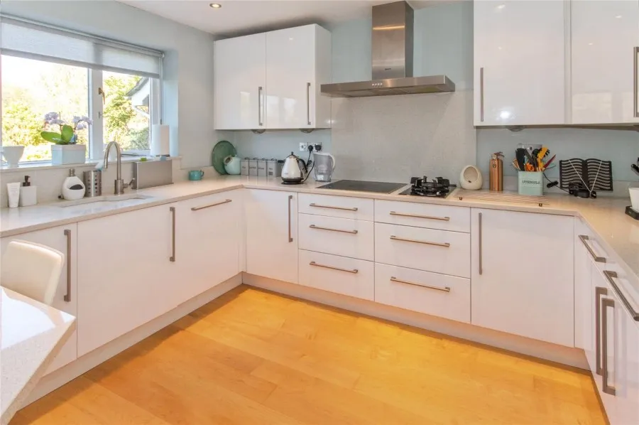House Under Offer with 4 bedrooms in Leigh Drive, Elsenham, CM22, photo 5
