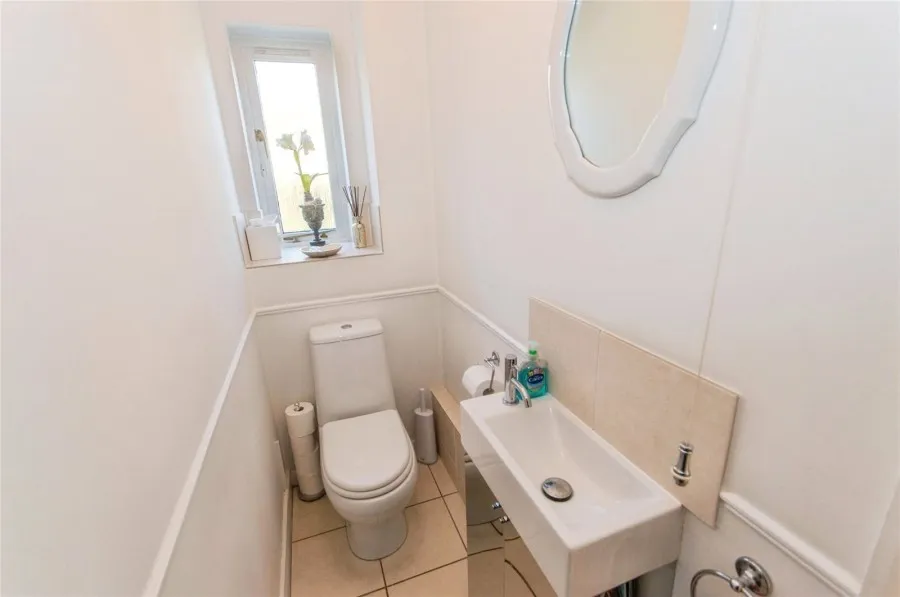 House Under Offer with 4 bedrooms in Leigh Drive, Elsenham, CM22, photo 15