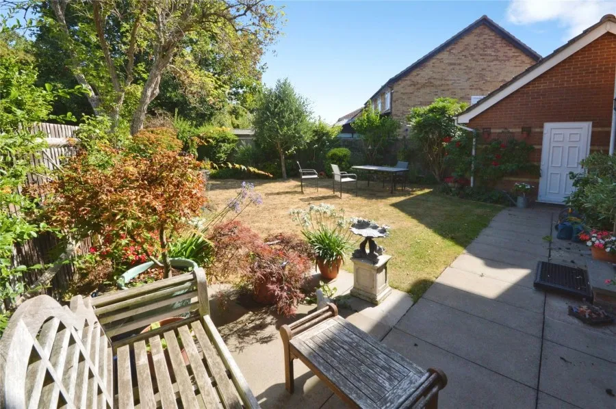 House Under Offer with 4 bedrooms in Leigh Drive, Elsenham, CM22, photo 12