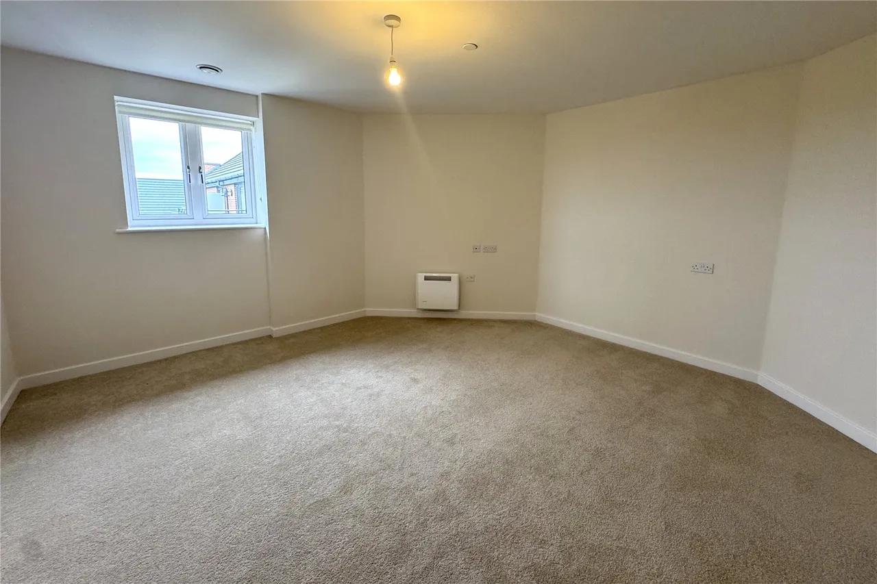 Station Road, Hook, Hampshire, RG27 9YG, photo 6