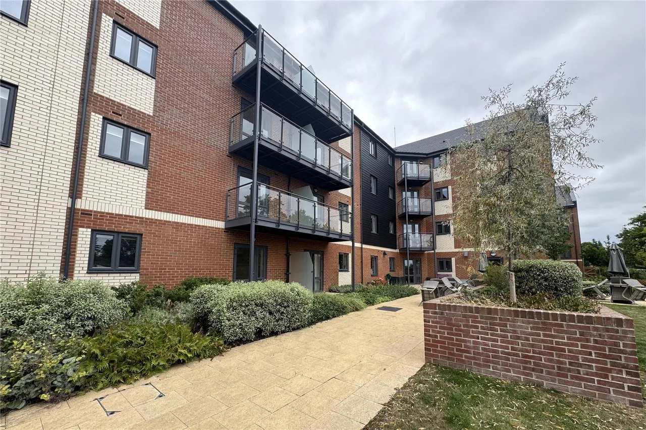 Station Road, Hook, Hampshire, RG27 9YG, photo 18