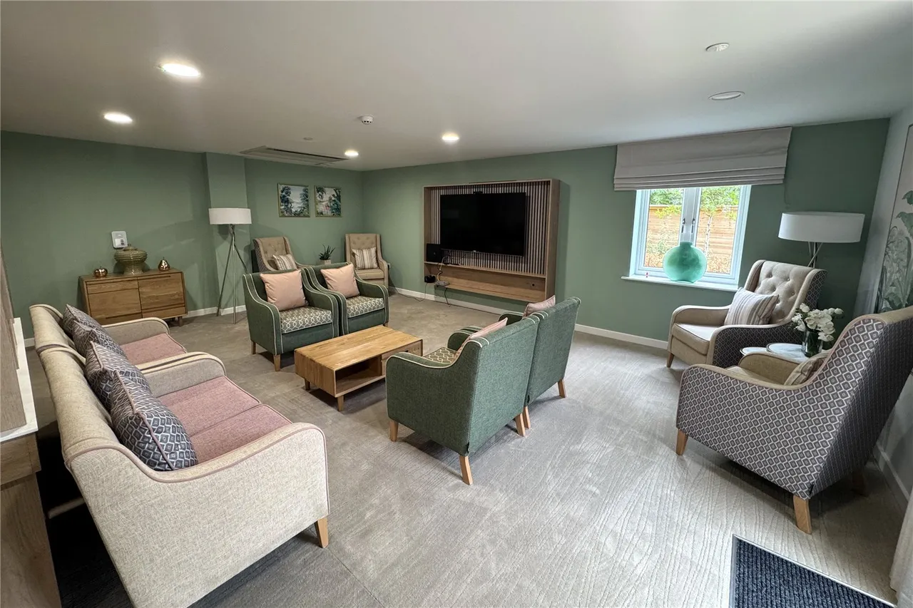 Station Road, Hook, Hampshire, RG27 9YG, photo 11