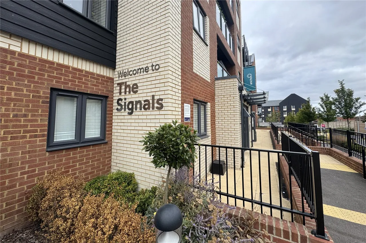 Station Road, Hook, Hampshire, RG27 9YG, photo 16