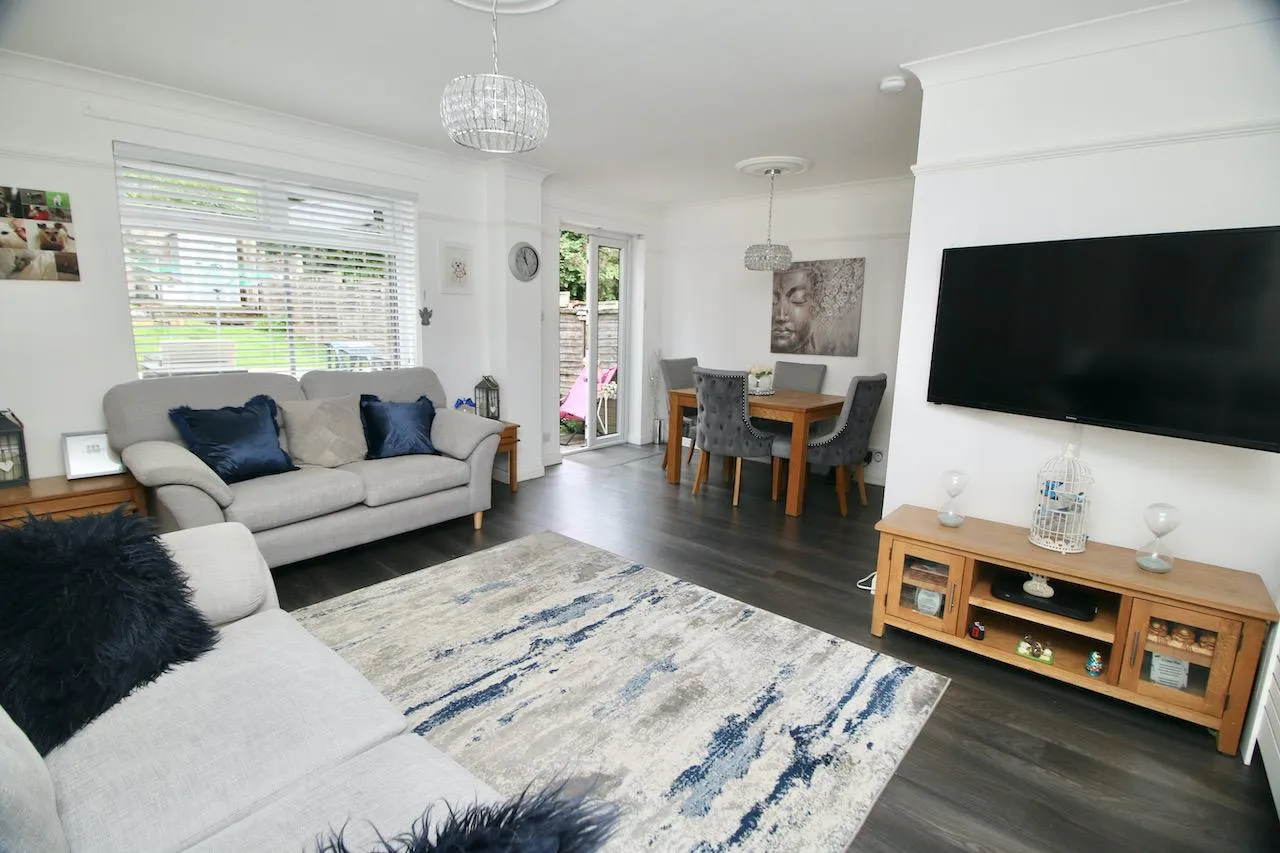 2 bed flat for sale — Crofthill Road, Glasgow, G44 5NN