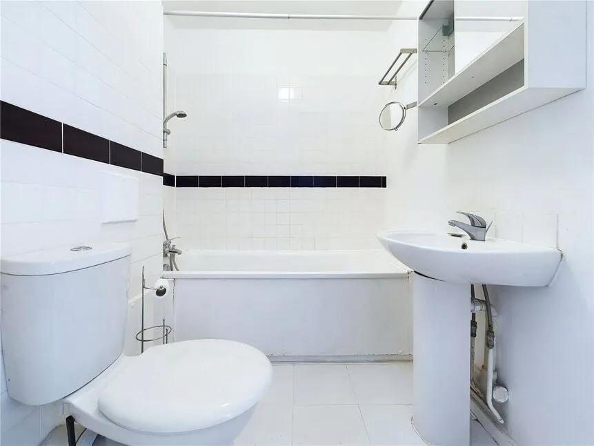 Romford Road, Forest Gate, E7, photo 9