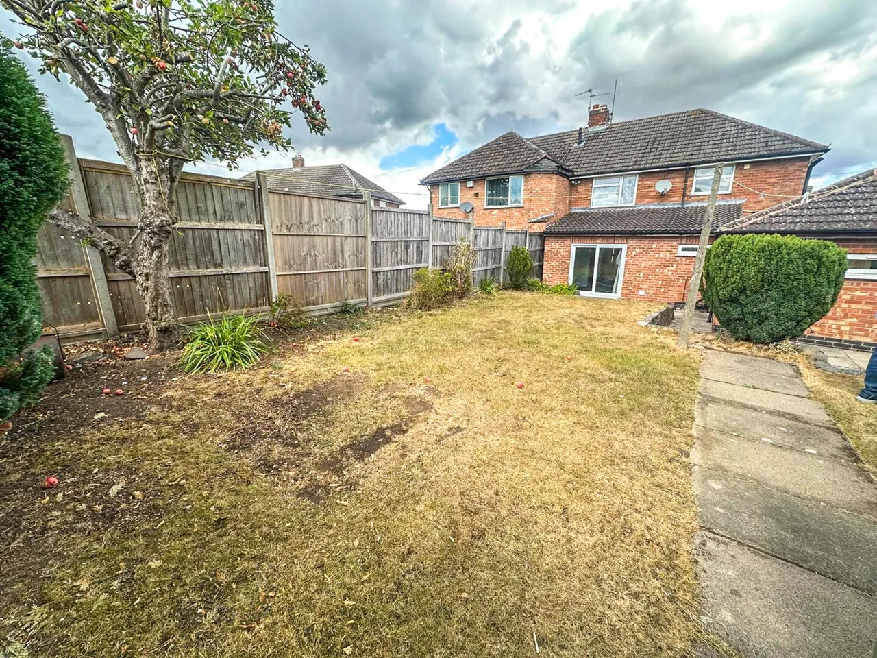 Seagrave Drive, Oadby, Leicester, LE2 5GJ, photo 2