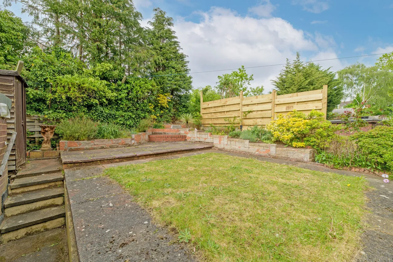 Blue Hatch, Frodsham, photo 4