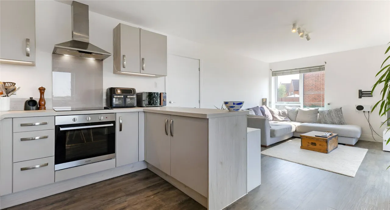 Rosa Close, Godalming, GU7, photo 5