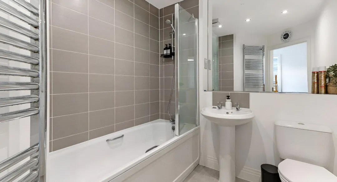 Rosa Close, Godalming, GU7, photo 9