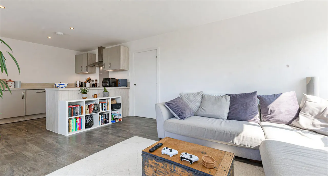 Rosa Close, Godalming, GU7, photo 3